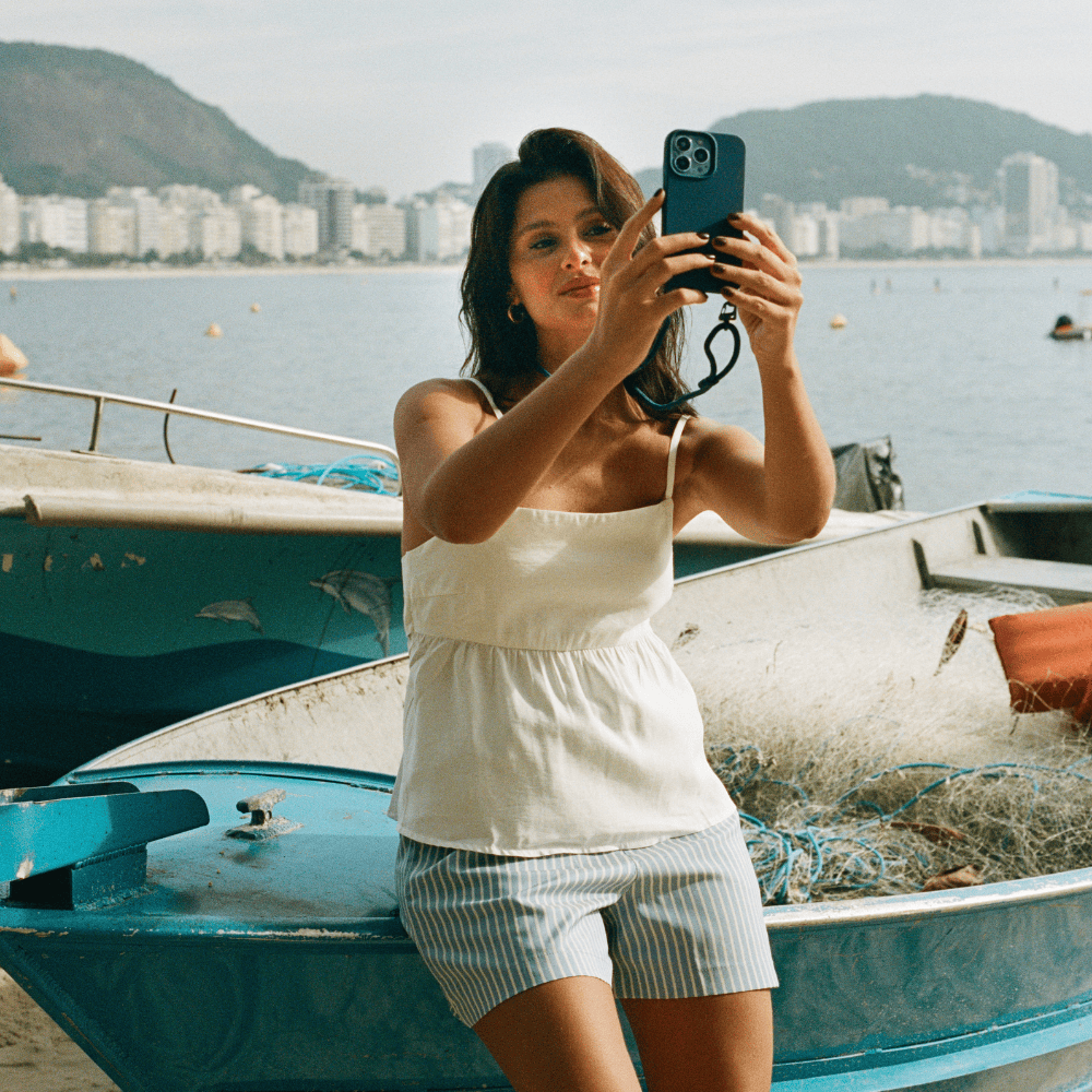 Capinha com Cordinha com gancho - Nora | Azul da Cor do Mar - Cases Papaya